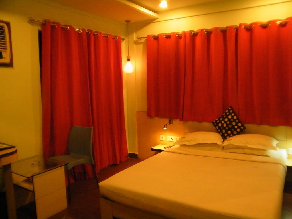Hotel Crestwood Kalkutta Zimmer foto